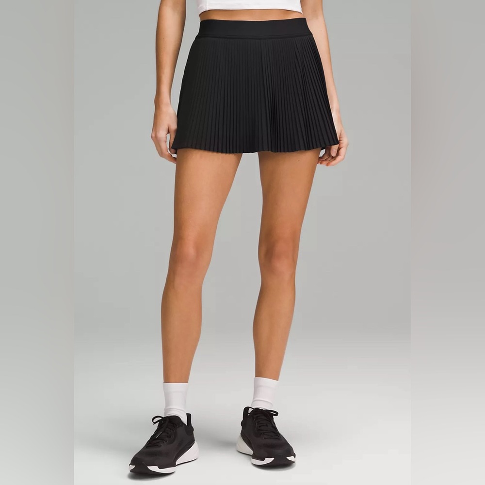 🆕Lululemon 🍋Varsity High-Rise Pleated Tennis
Skirt Colour Black Sz 2